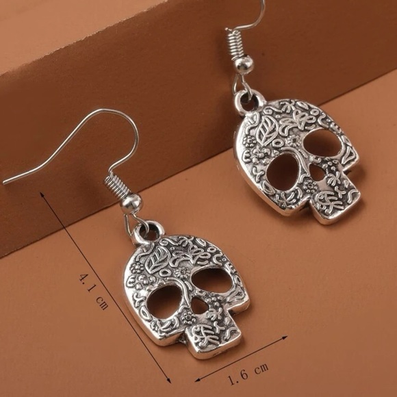 💀 Awesome Rustic Style Floral Print Skeleton Skull Drop Earrings 💀 - Picture 5 of 6